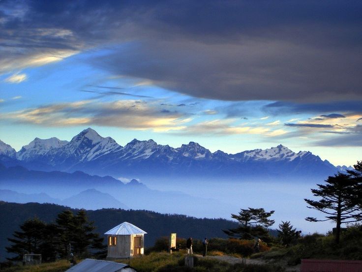 Sandakphu 2N & Tumling 1N Heritage Land Rover Plan DELUXE (Manebhanjang to Manebhanjang)