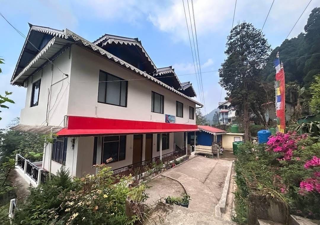 Himalayan Signature Circuit (2N Darjeeling + 1N Lamahatta + 1N Tinchuley + 1N Takdah) 5N/6D Plan day 3 image
