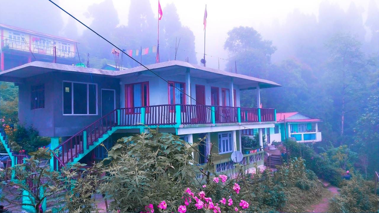 Himalayan Signature Circuit (2N Darjeeling + 1N Lamahatta + 1N Tinchuley + 1N Takdah) 5N/6D Plan day 5 image