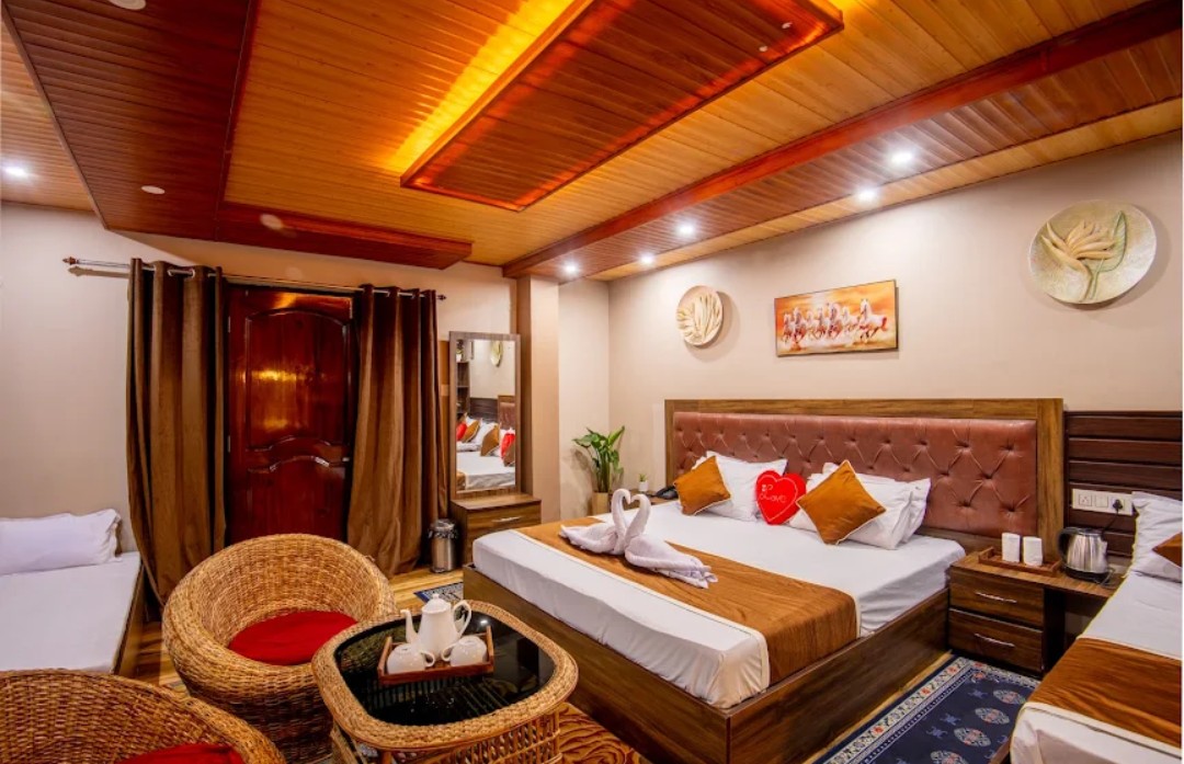 Traditional Hotel & Restaurant