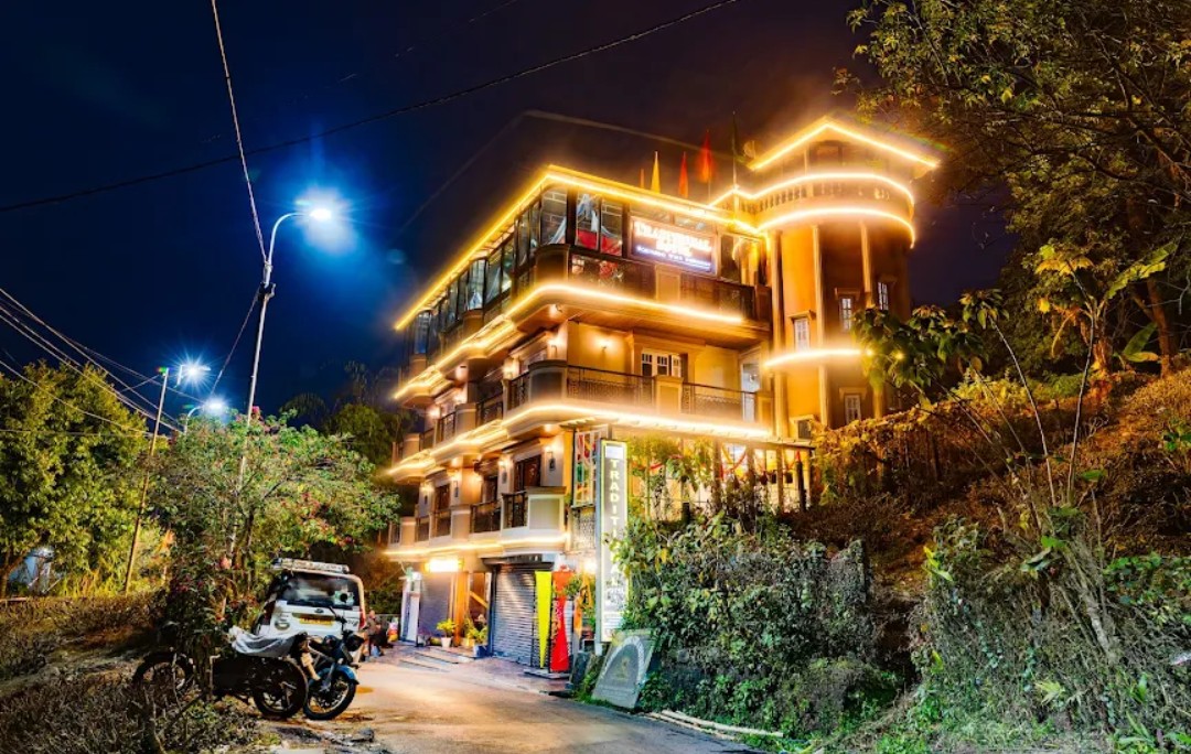 Traditional Hotel & Restaurant