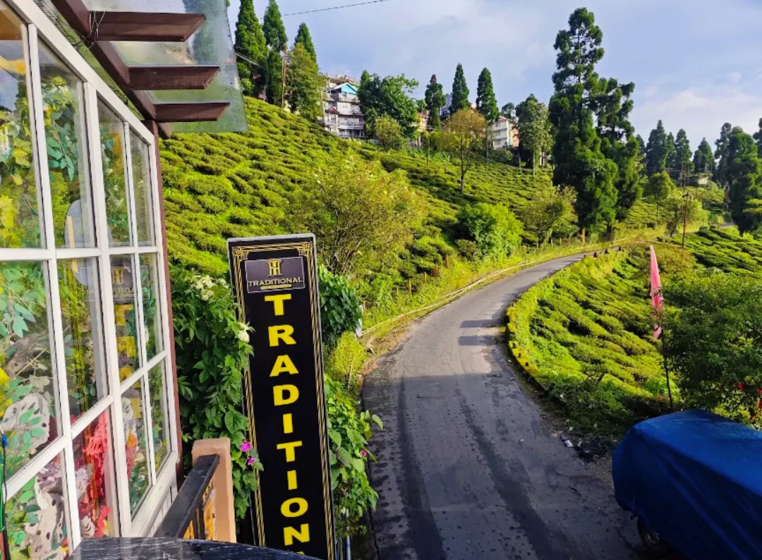 Traditional Hotel & Restaurant