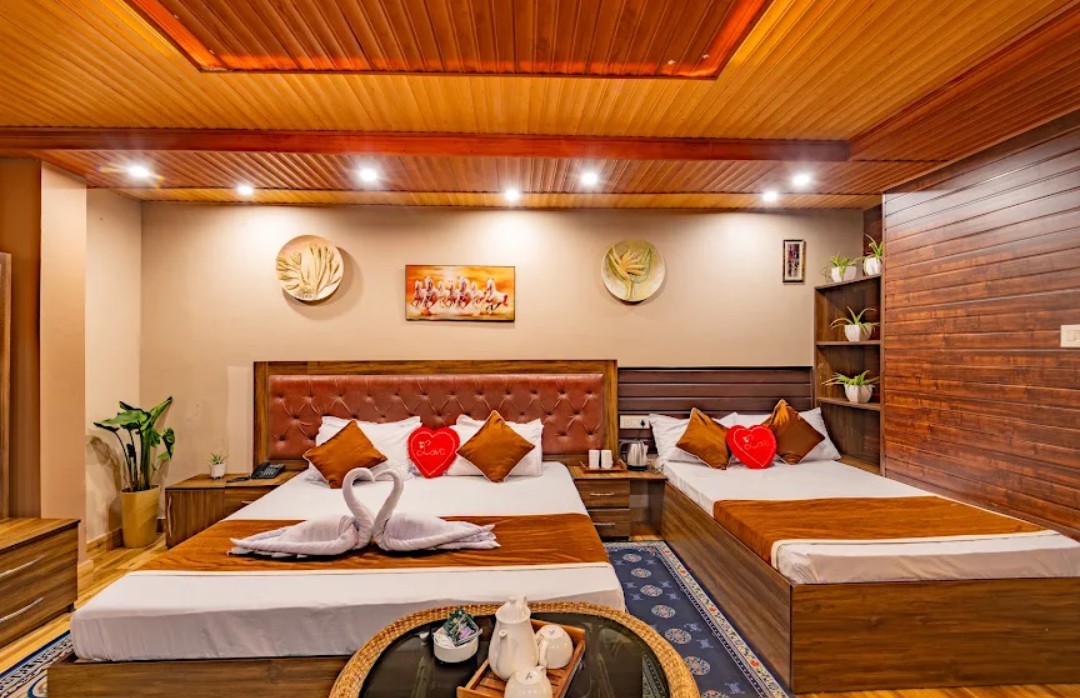Traditional Hotel & Restaurant