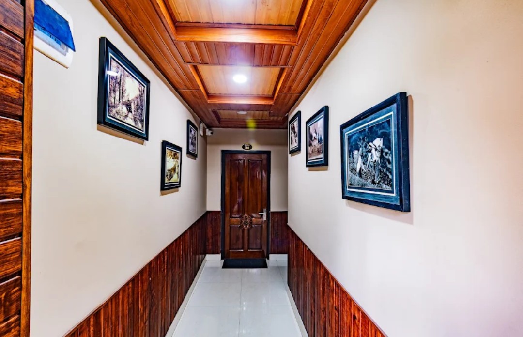 Traditional Hotel & Restaurant