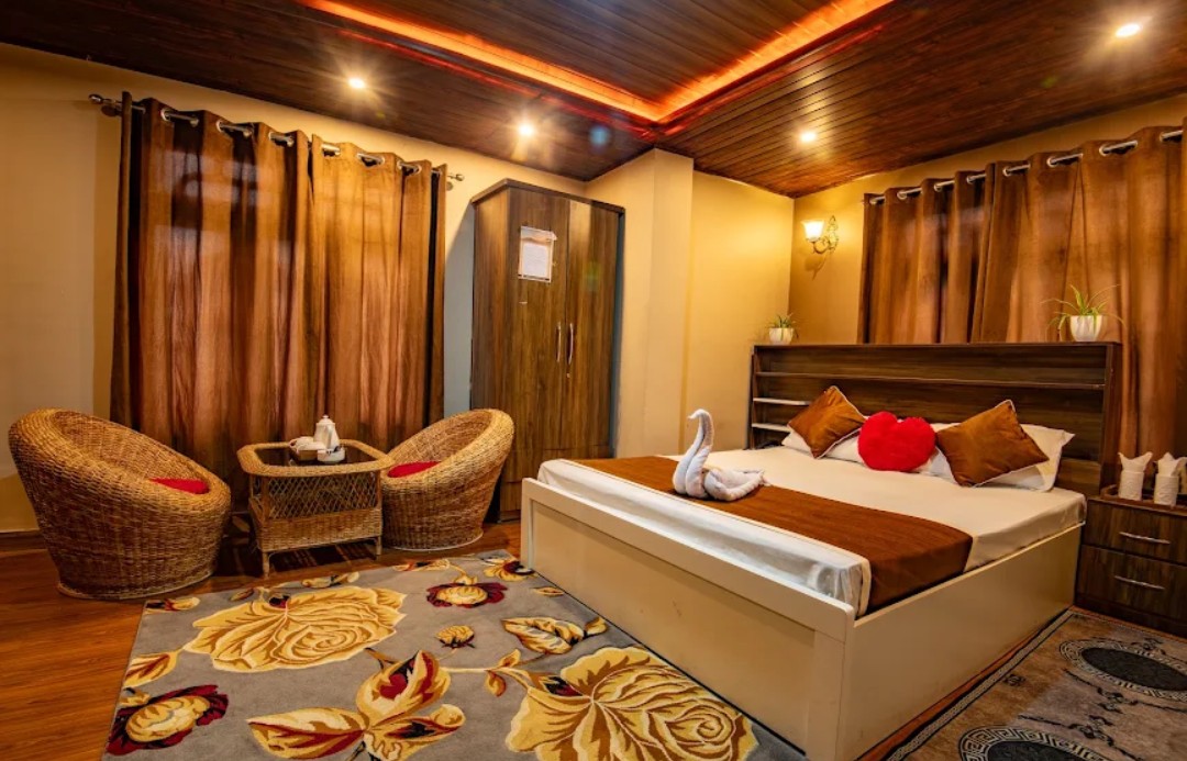 Traditional Hotel & Restaurant