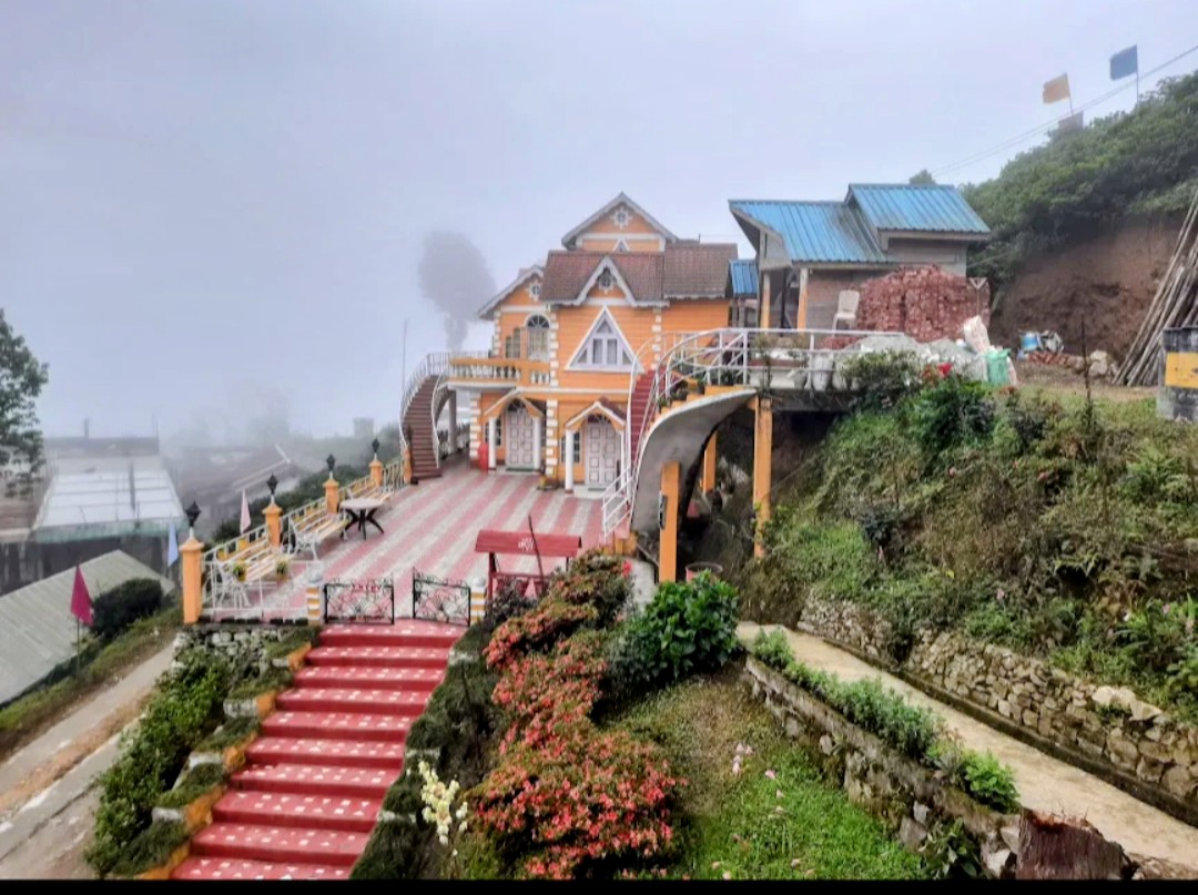 Tinchuley Rai Cottage & Resort