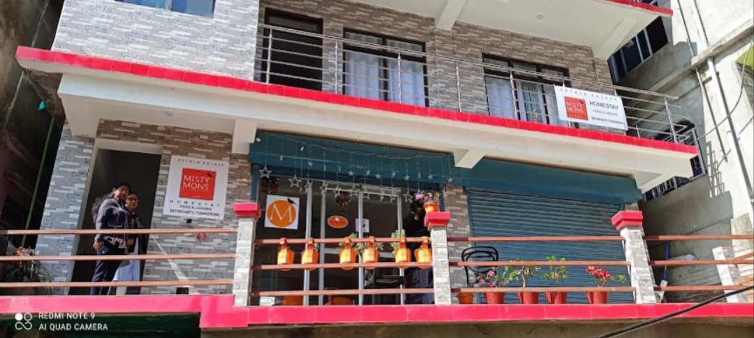 Misty Mons Homestay and Cafe